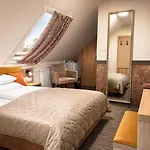 Dolce Hotel *