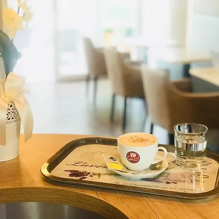 Dolce Hotel *