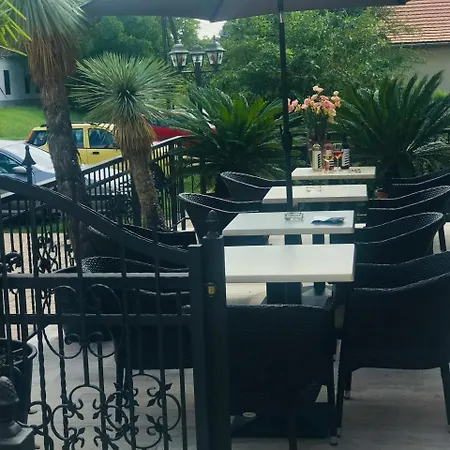 Dolce Hotel *
